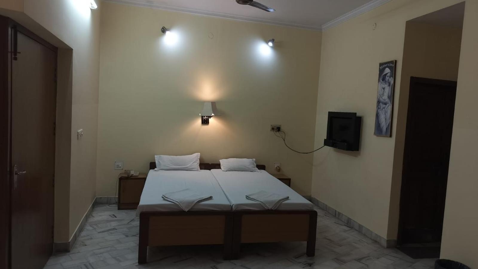 Sarnath Motel And Resort バラナシ エクステリア 写真